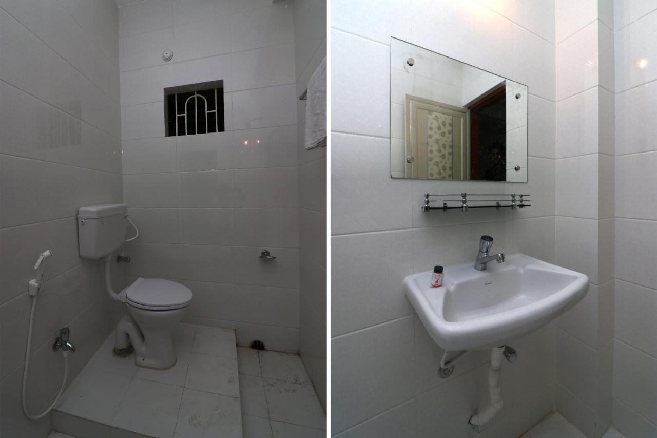 Oyo Hotel Ayush Palace Cuttack Exteriör bild