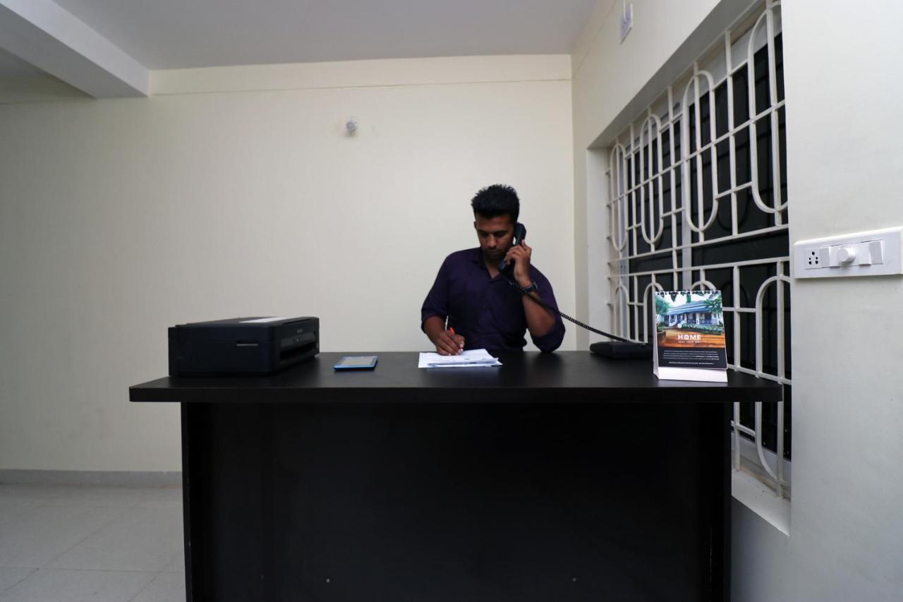 Oyo Hotel Ayush Palace Cuttack Exteriör bild
