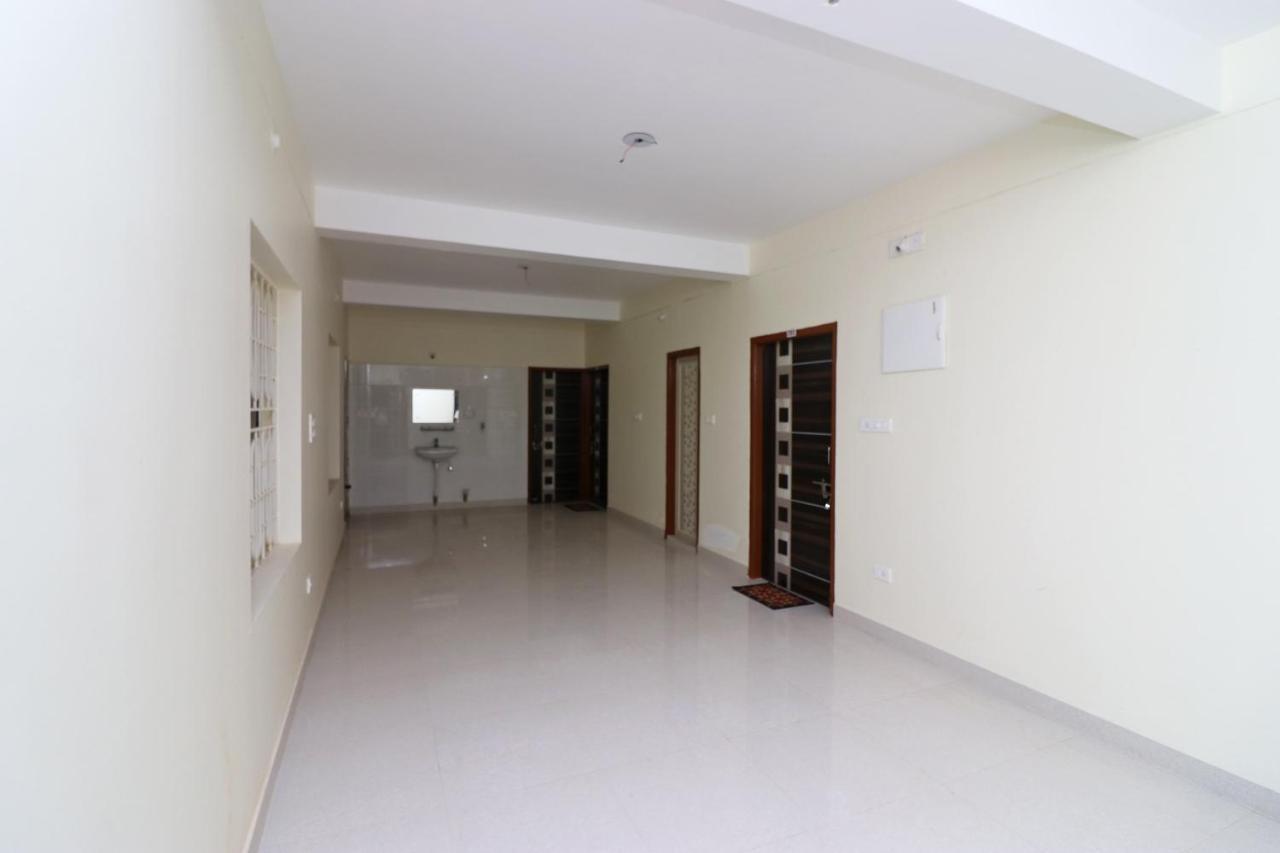 Oyo Hotel Ayush Palace Cuttack Exteriör bild