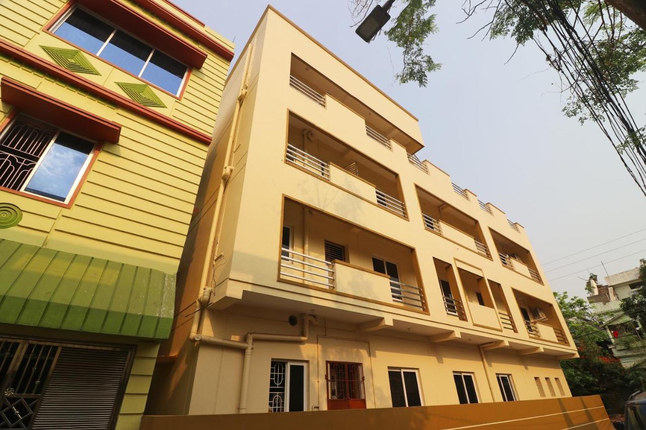 Oyo Hotel Ayush Palace Cuttack Exteriör bild