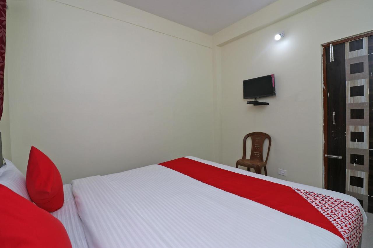 Oyo Hotel Ayush Palace Cuttack Exteriör bild